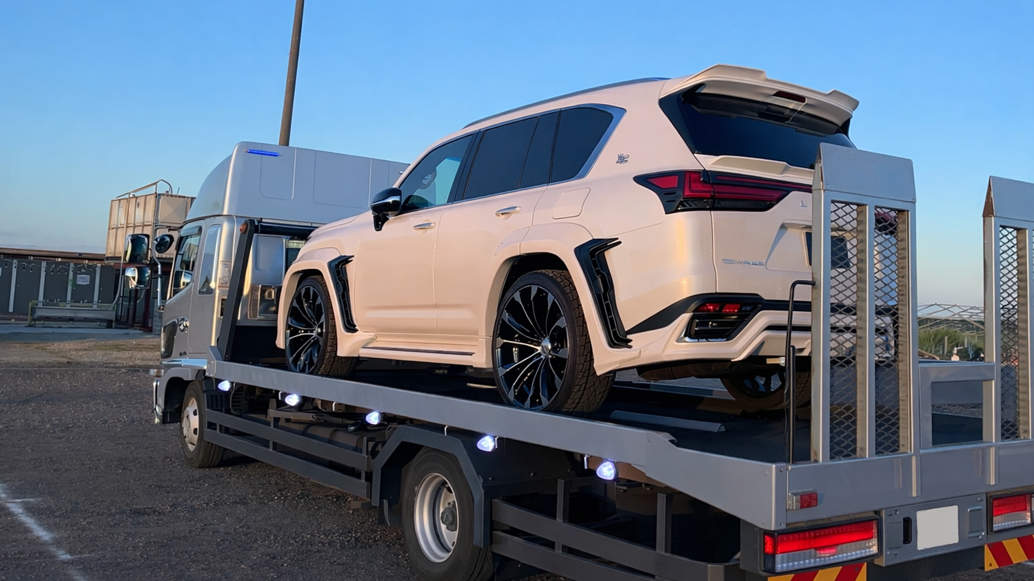 カスタムカー搬送